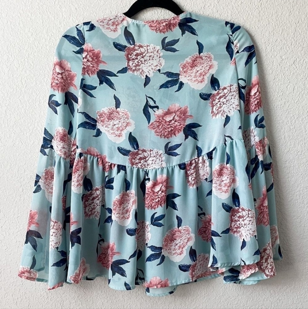 Blouse - Picture 2 of 4